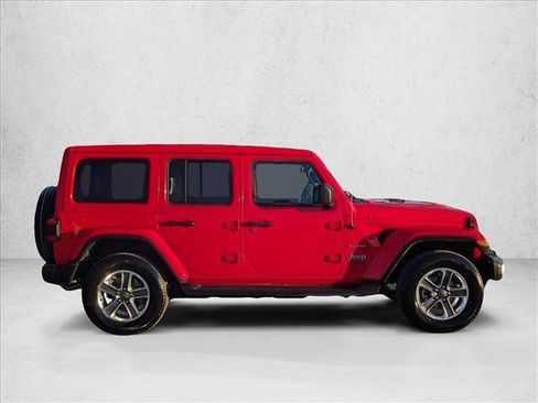 Used 2021 Jeep Wrangler Unlimited Sahara image 4