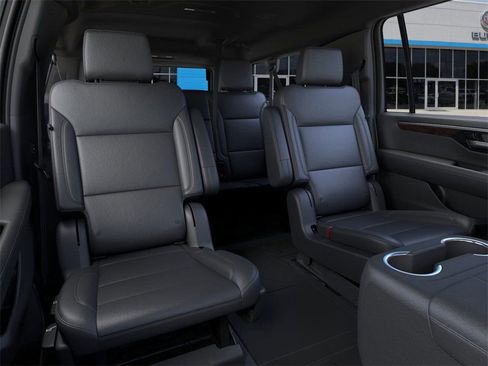 New 2026 Chevrolet Suburban LT w/ Comfort Package RWD image 17