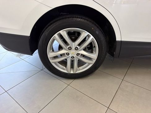 Used 2018 Chevrolet Equinox Premier FWD image 33