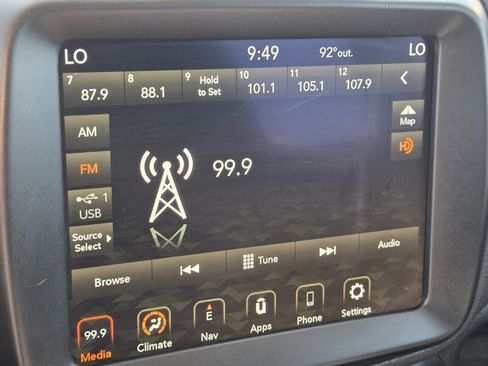 Certified 2023 Jeep Renegade Trailhawk AWD/4WD image 28