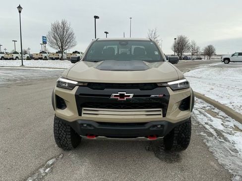 Used 2024 Chevrolet Colorado ZR2 w/ Technology Package image 11