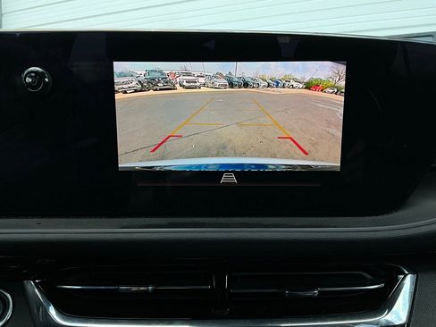 Used 2025 Buick Envista Sport Touring image 29