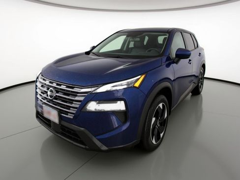 Used 2025 Nissan Rogue SV AWD/4WD image 3
