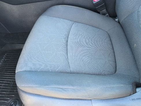 Used 2021 Toyota RAV4 XLE image 12