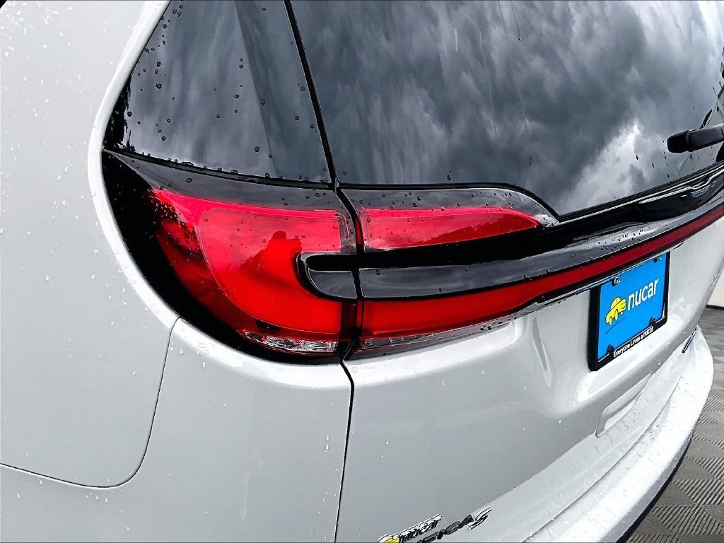 Used 2021 Chrysler Pacifica Touring w/ S Appearance Package FWD image 31
