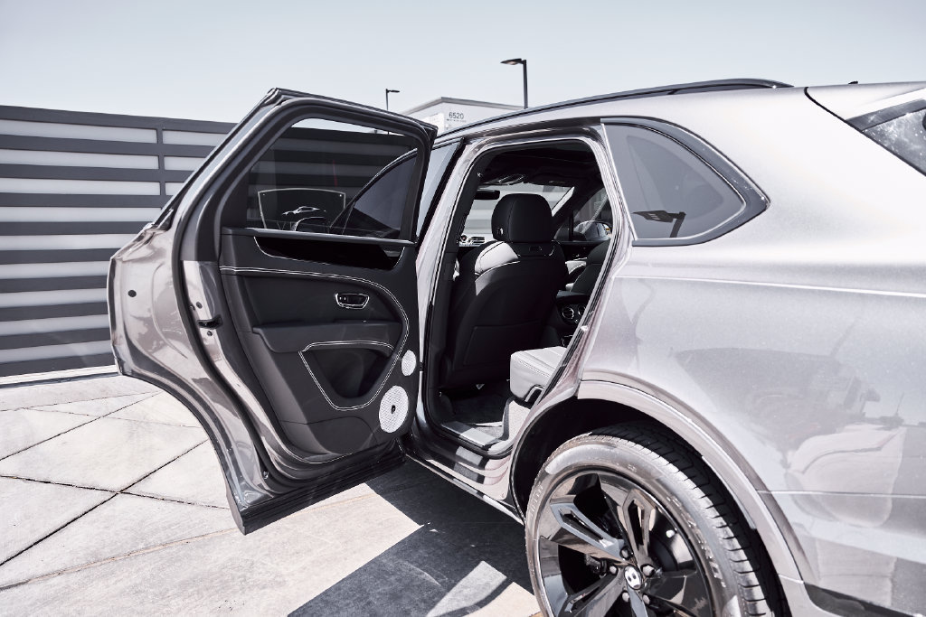 Used 2024 Bentley Bentayga AWD/4WD image 26