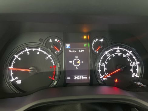 Used 2020 Toyota 4Runner SR5 AWD/4WD image 8