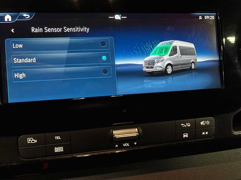 Used 2025 Mercedes-Benz Sprinter 2500 image 35