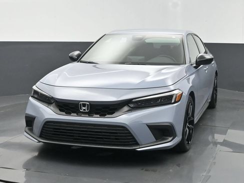 Used 2024 Honda Civic Sport image 2