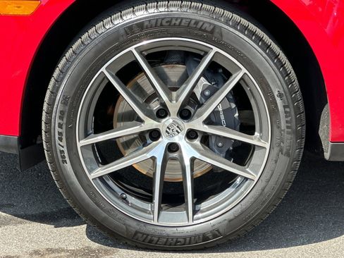 Certified 2024 Porsche Macan AWD/4WD image 27
