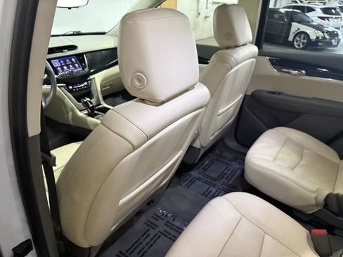 Used 2020 Cadillac XT6 Premium Luxury FWD image 30