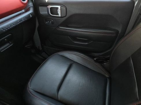 Used 2021 Jeep Wrangler Unlimited Rubicon w/ Safety Group AWD/4WD image 26