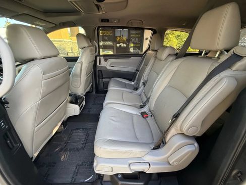 Used 2018 Honda Odyssey EX-L image 16