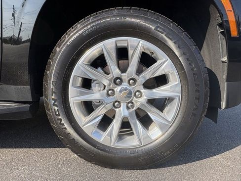 Certified 2025 Chevrolet Suburban Premier image 17