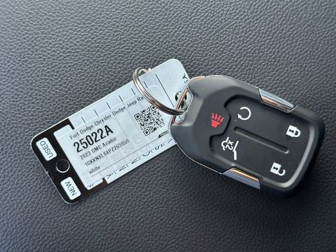 Used 2023 GMC Acadia Denali w/ Denali Ultimate Package image 40