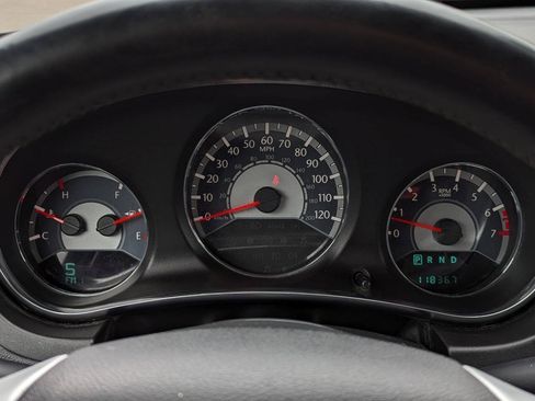 Used 2013 Chrysler 200 Limited FWD image 18