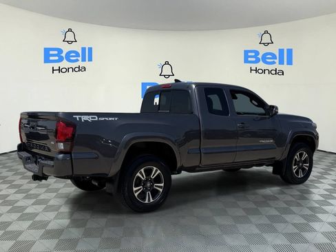 Used 2019 Toyota Tacoma TRD Sport RWD image 5