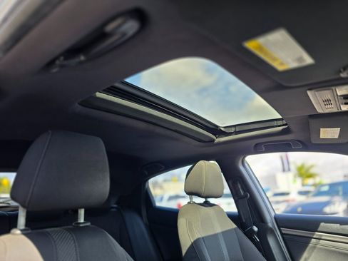 Used 2019 Honda Civic EX image 11