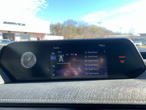 Used 2019 Lexus UX 250h image 25