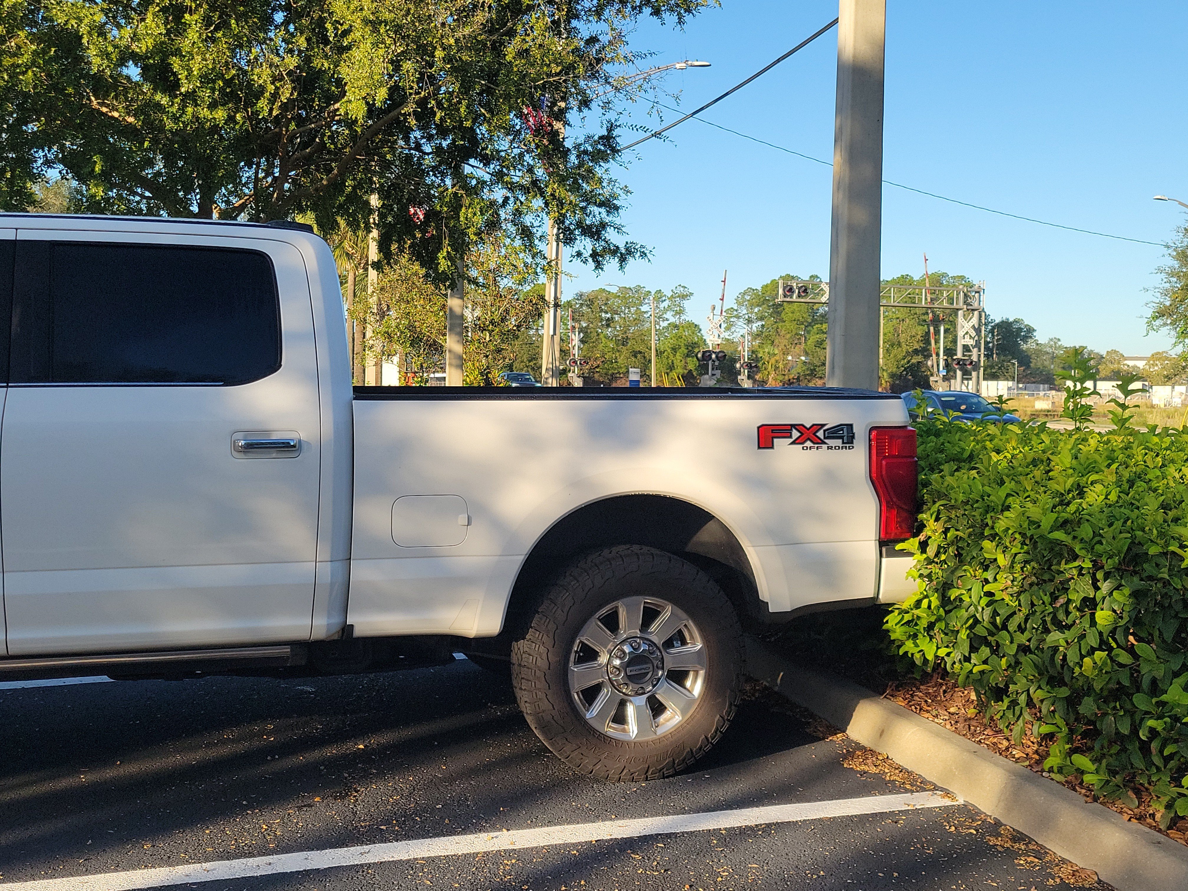 Used 2021 Ford F250 Platinum w/ FX4 Off-Road Package AWD/4WD image 23