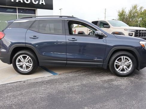 Used 2018 GMC Terrain SLE w/ Driver Convenience Package FWD image 9