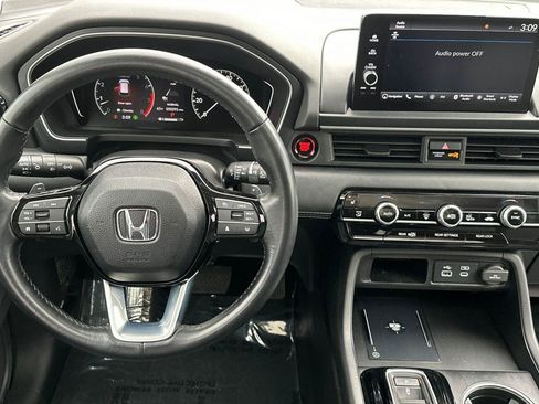 Certified 2024 Honda Pilot Touring image 14