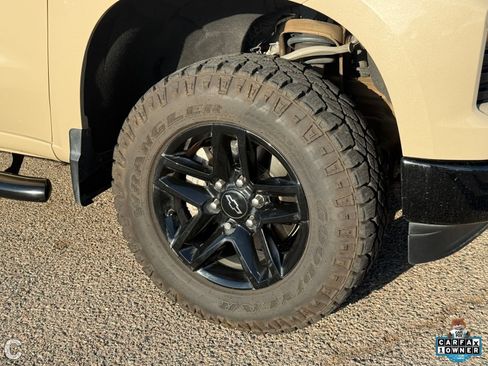 Certified 2022 Chevrolet Silverado 1500 Custom Trail Boss w/ LPO, Dark Essentials Package AWD/4WD image 6
