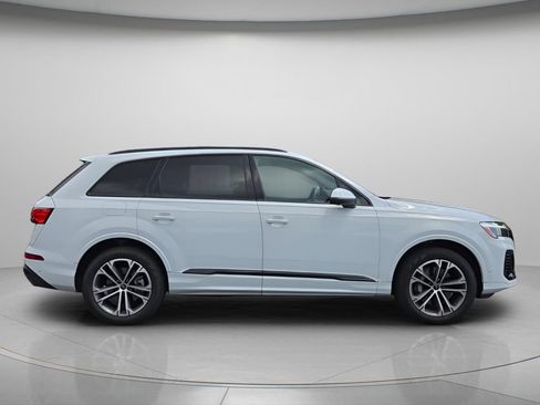 Certified 2026 Audi Q7 3.0T Premium w/ Convenience Plus Package AWD/4WD image 8
