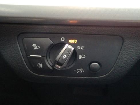 Used 2020 Audi Q5 2.0T Premium w/ Titanium Sport Package image 38