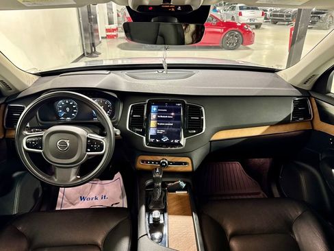 Used 2022 Volvo XC90 T6 Momentum w/ Advanced Package image 15