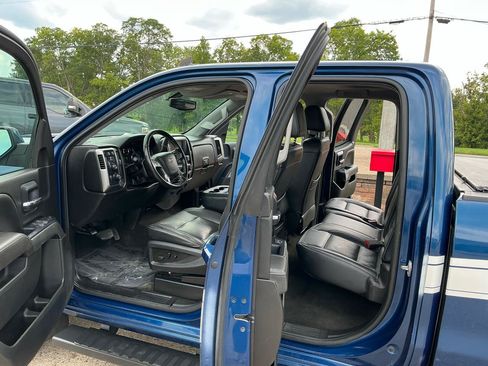Used 2018 Chevrolet Silverado 1500 LT w/ All Star Edition AWD/4WD image 9