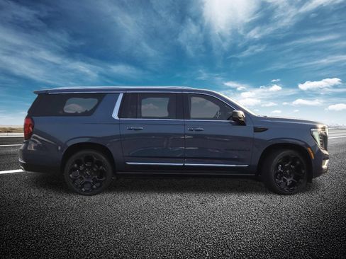 New 2026 GMC Yukon XL Denali w/ Denali Reserve Package AWD/4WD image 19