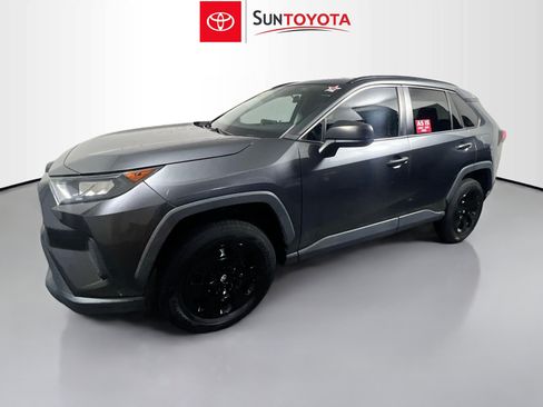 Used 2021 Toyota RAV4 LE FWD image 9