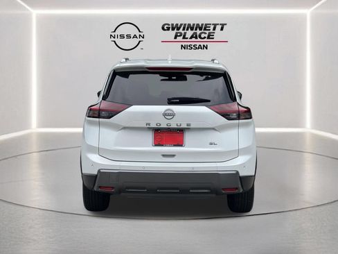 Certified 2026 Nissan Rogue SL FWD image 23