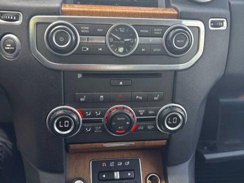 Used 2016 Land Rover LR4 HSE Silver Edition AWD/4WD image 12