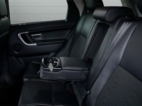 Used 2019 Land Rover Discovery Sport SE image 47