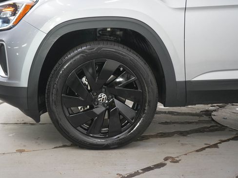 Used 2026 Volkswagen Atlas SE AWD/4WD image 30