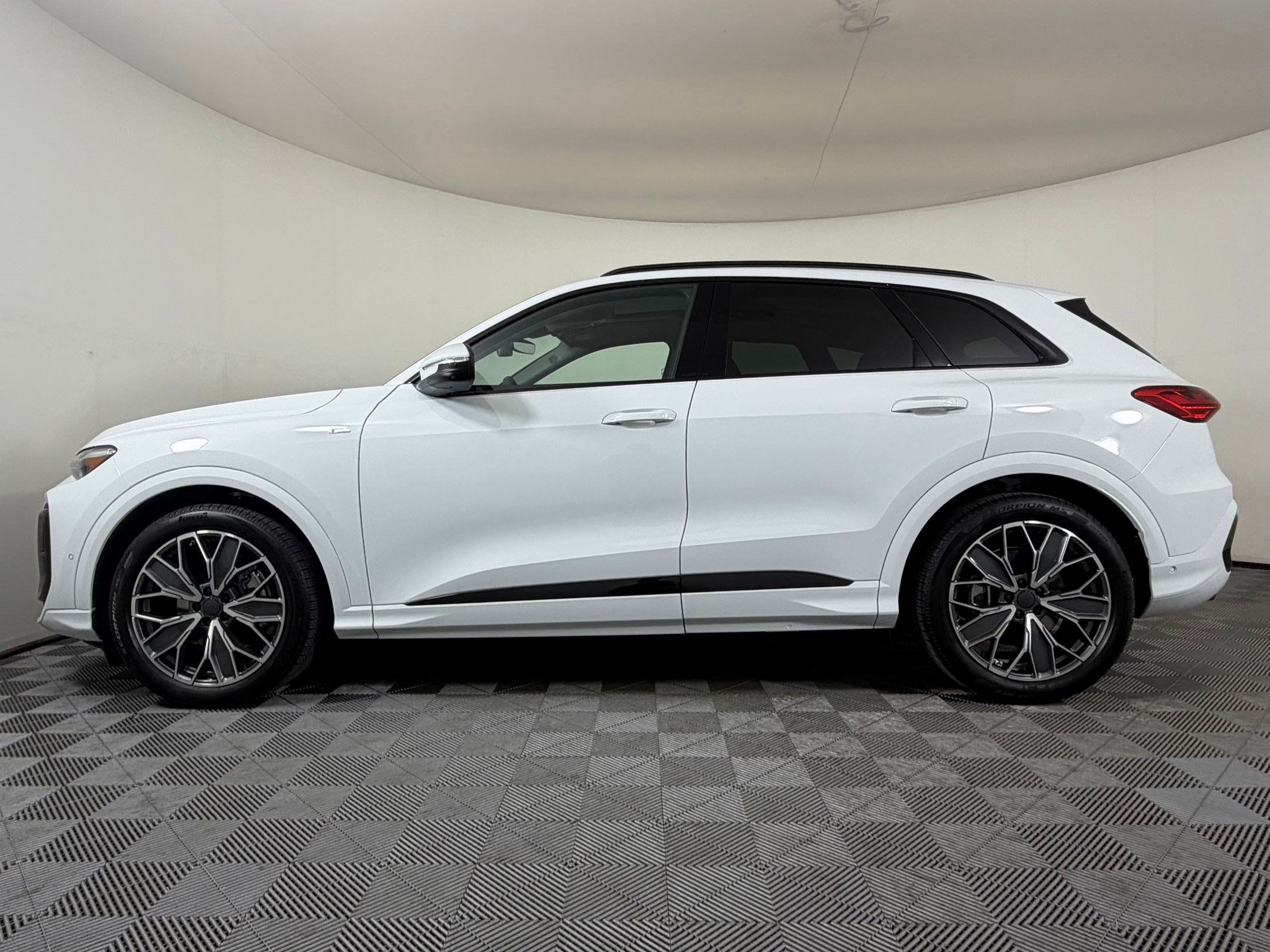 New 2026 Audi Q5 Prestige AWD/4WD image 2