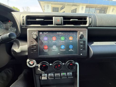 Used 2025 Toyota GR86 Premium w/ Performance Package image 13