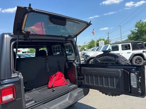 Used 2023 Jeep Wrangler Sport AWD/4WD image 28