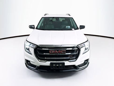 Used 2024 GMC Terrain AT4 w/ Infotainment Package II AWD/4WD image 2