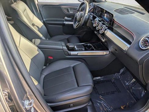 Used 2022 Mercedes-Benz GLB 250 image 20