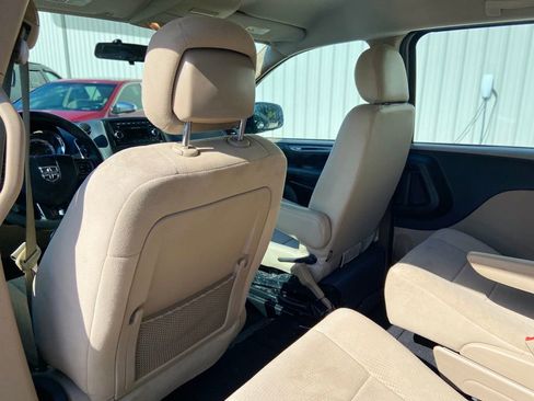 Used 2013 Dodge Grand Caravan American Value Package FWD image 17