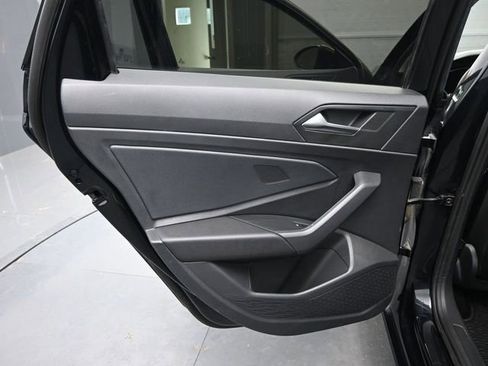 Used 2022 Volkswagen Jetta SE image 16