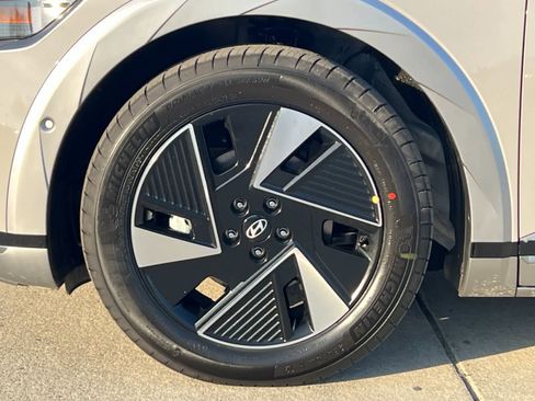 New 2026 Hyundai Ioniq 5 Limited image 24