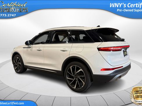 Used 2023 Lincoln Corsair Reserve w/ Equipment Group 202A AWD/4WD image 9