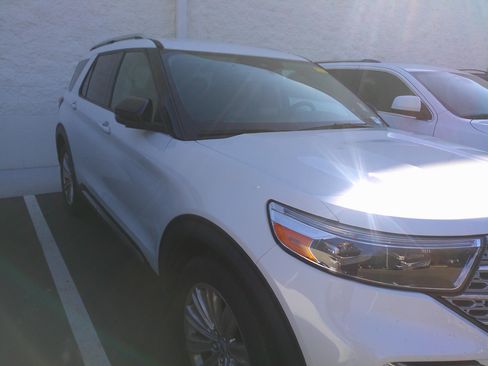 Used 2023 Ford Explorer Limited w/ Limited Technology Package image 12