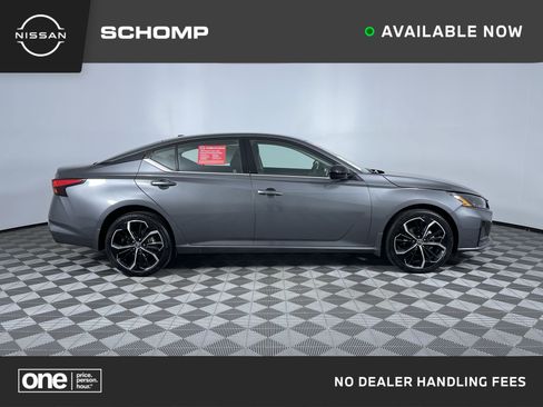 Used 2025 Nissan Altima 2.5 SR AWD/4WD image 1