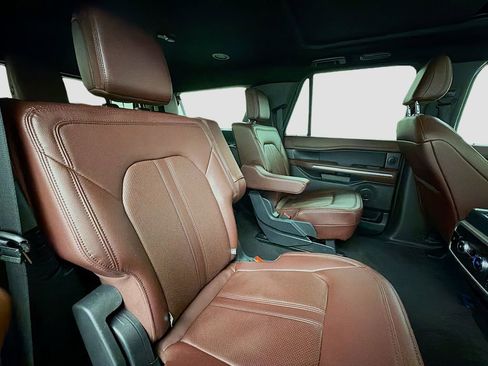 Used 2024 Ford Expedition Max Limited image 30
