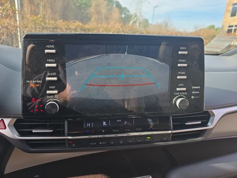 Used 2021 Toyota Sienna XLE image 25